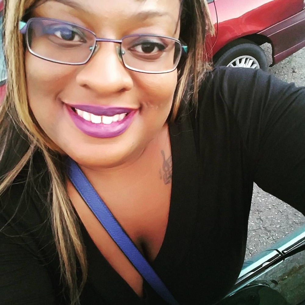 Meet your Posher, Dominique